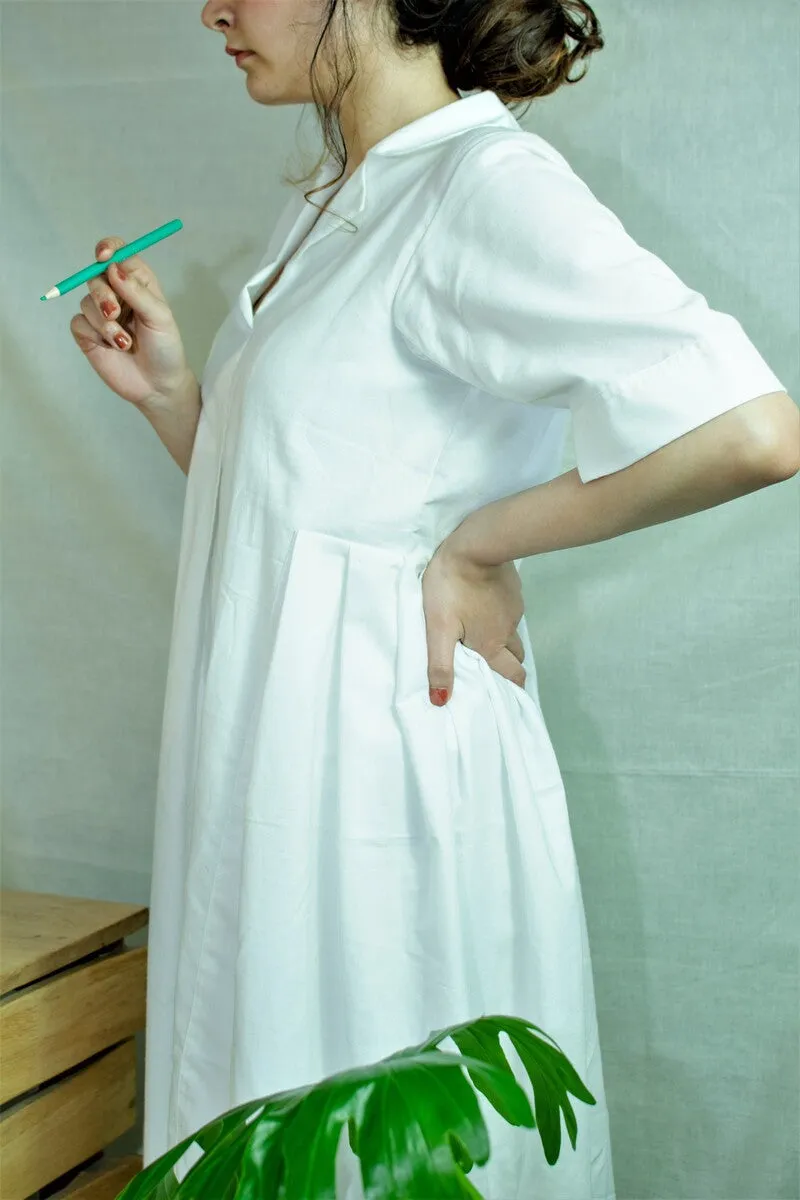 Mamti knee-length dress
